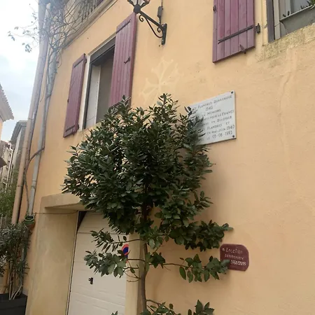 Maison Rouge Apartment